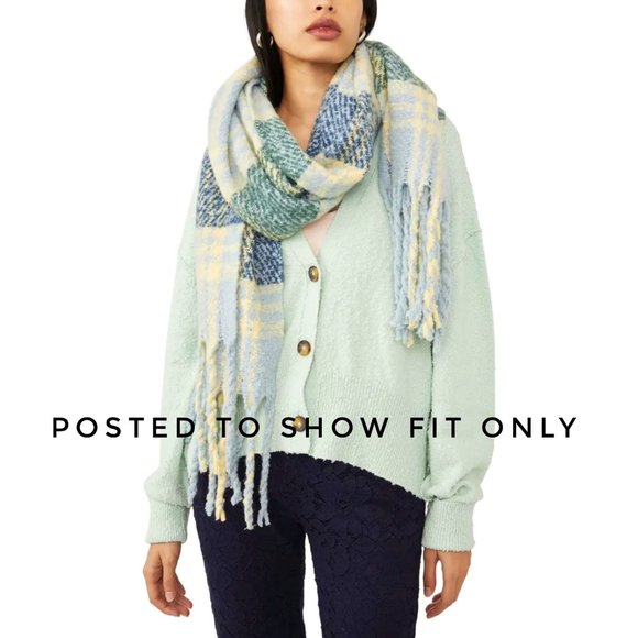 Green, Yellow & White Geometric Chevron Fringe Blanket Scarf - Picture 6 of 7